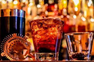 Topp 10 enkla drinkar med rom (som går snabbt att blanda ihop)